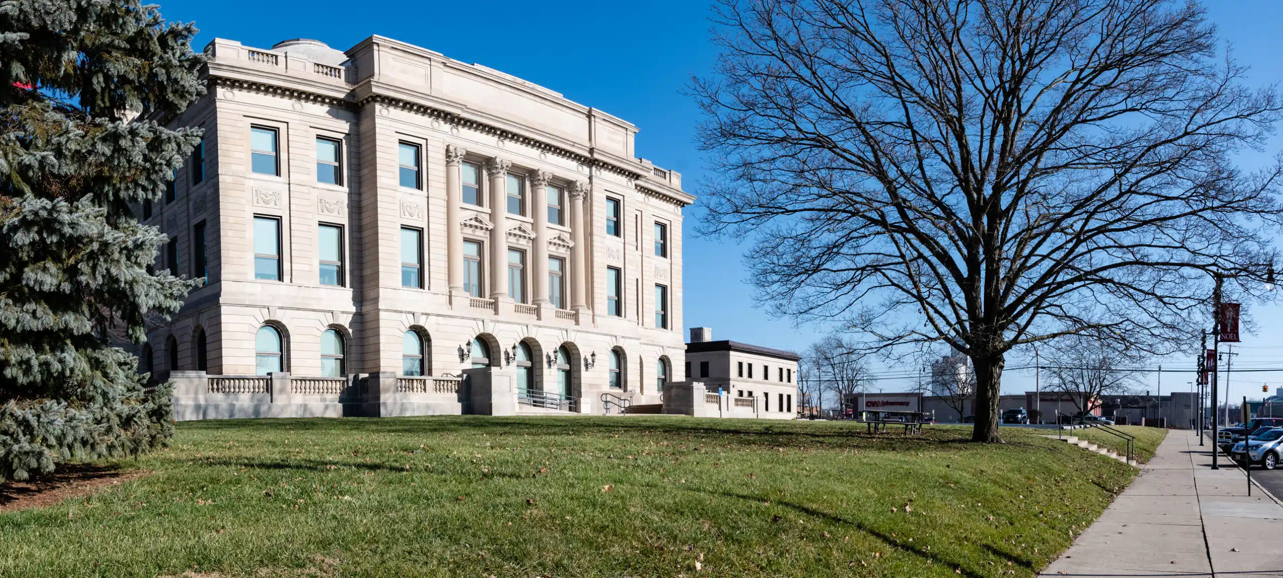 Exterior view of a top-rated mental hospital in Ohio, showcasing its welcoming environment