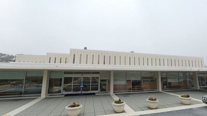 Community Hospital - Pennisula