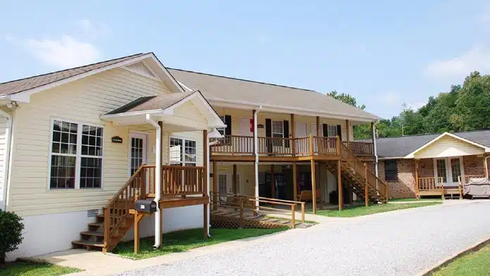 Exterior view of Rapha Treatment Center in Attalla, Alabama.