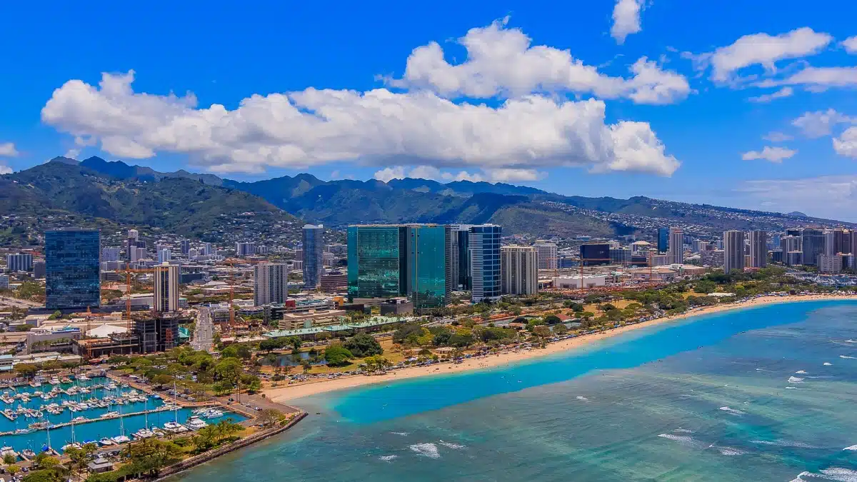 Alcohol and drug addiction treatment services in Honolulu, Hawaii, offering inpatient, outpatient, and detox programs for recovery.