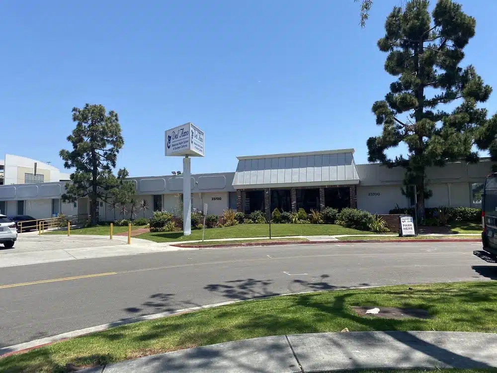 Exterior facade of Del Amo Hospital in Torrance, California