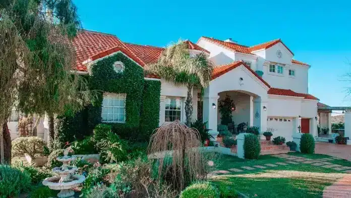 Malibu Detox facility in Topanga, California with scenic surroundings