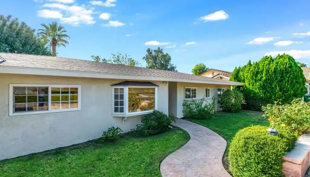 Simonds Recovery Center facility in Granada Hills, California, offering vital addiction treatment and recovery support services for individuals seeking to overcome substance use challenges.