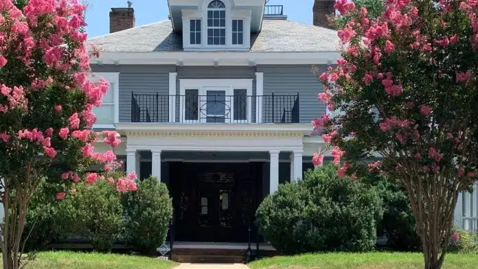 Front entrance of Twin City Counseling Center in Winston-Salem, NC, providing mental health counseling and addiction support services.