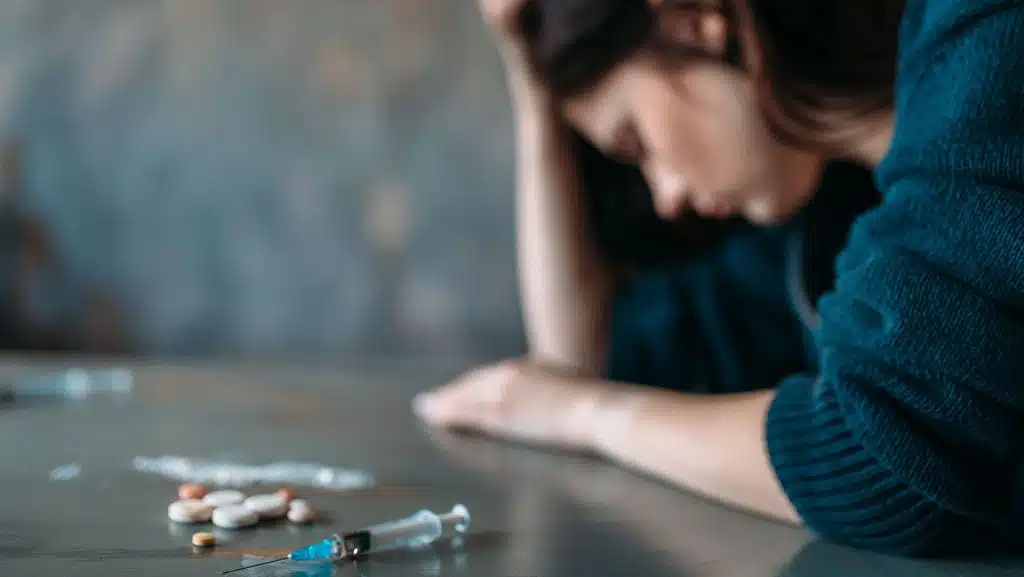 Causes of drug addiction, risk factors, and how substance abuse affects the brain and body.