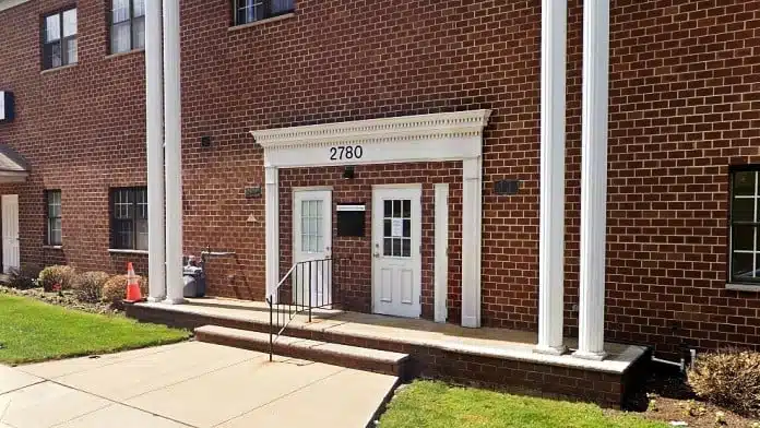Exterior view of Summit Behavioral Health Union facility in Union, NJ, specializing in effective addiction treatment services.