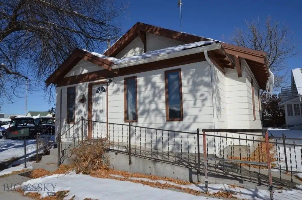 Exterior view of Alano Club in Dillon, MT.