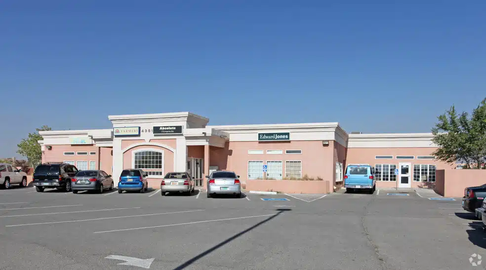 Exterior view of Albuquerque Behavioral Health, a mental health facility located in Rio Rancho, NM.