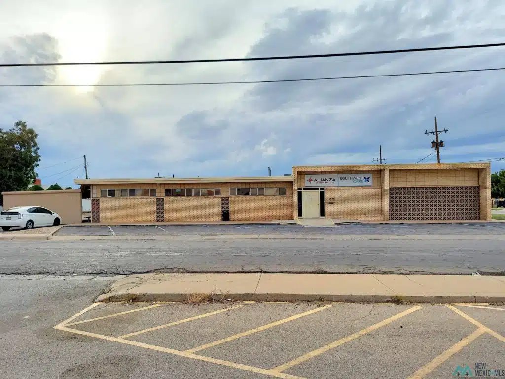 Exterior view of Alianza of New Mexico, a community support organization located in Roswell, NM.