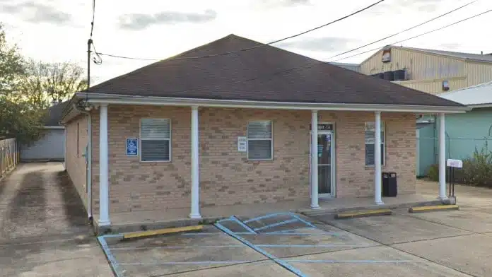 Exterior view of ACER Addiction Recovery Center in Chalmette, LA.