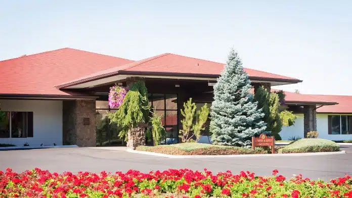 Exterior view of Sundown M Ranch Rehab Center in Yakima, WA.