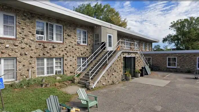 Exterior view of Mission Lodge in Plymouth, MN.