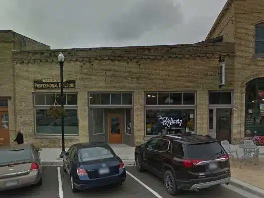 Exterior view of Five Stars Mental Health Clinic in Chaska, MN.