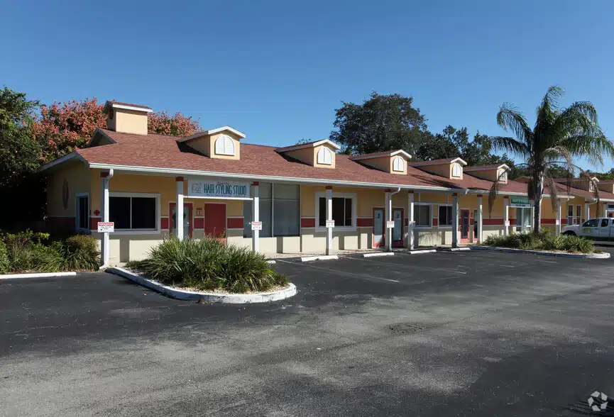 Exterior view of Reflections of Recovery in Mount Dora, FL.
