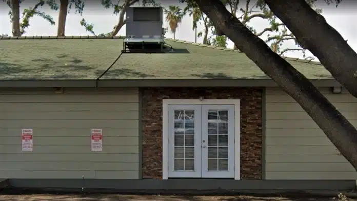 Entrance of Bakersfield Recovery Intensive Outpatient Services.