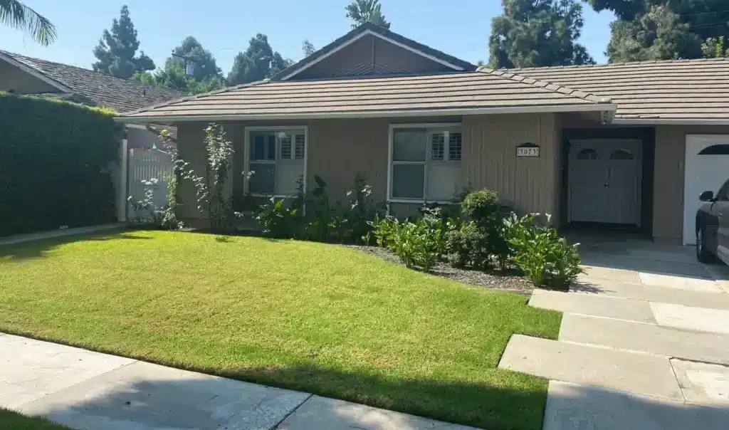 Exterior view of Asana Recovery Detox and Residential Treatment in Costa Mesa, CA.