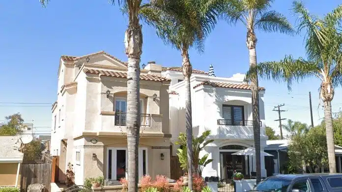 Beach City Treatment, an addiction treatment center in Huntington Beach, CA with a 5.0 rating and 10 Google reviews.