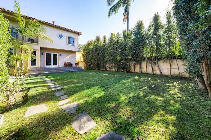 Casa Palmera Los Angeles located at 2207 Pelham Ave, CA 90064.