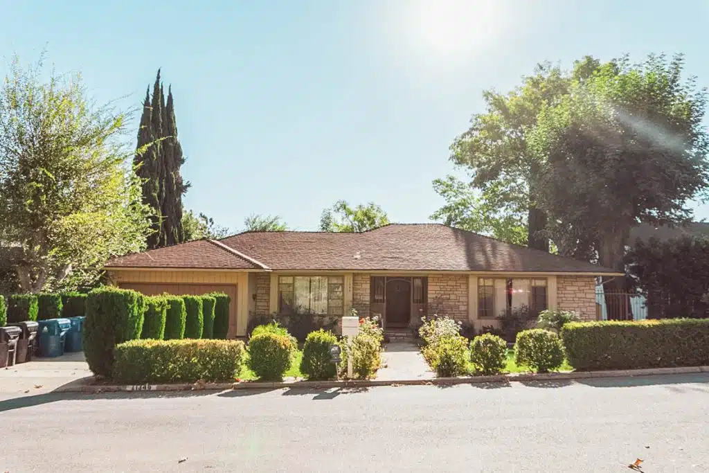 Exterior view of Novo Detox, an addiction treatment center in Los Angeles, California.