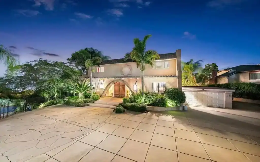 Alcohol & Drug Rehab San Diego at Right Path Recovery with a 5.0 rating from 18 Google reviews.