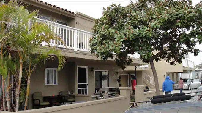 Seacliff Recovery Center, an addiction treatment center in Huntington Beach, CA with a 4.3 rating and 6 Google reviews.