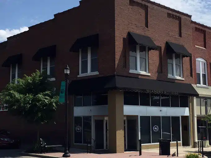 Exterior view of Freeman Recovery Center in Dickson, TN.