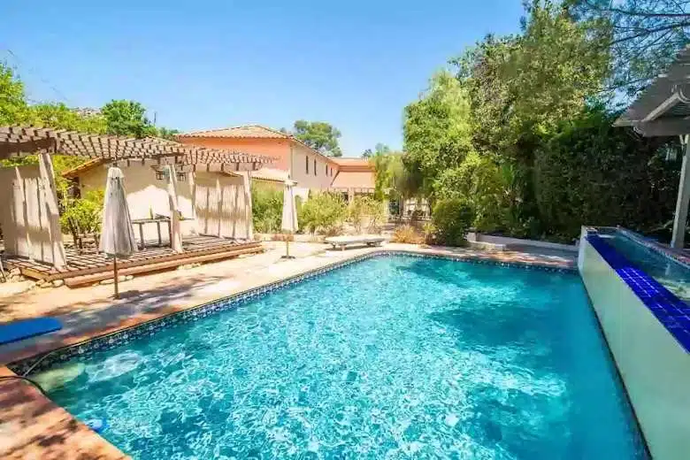 Exterior view of Golden Road Recovery addiction treatment center in Chatsworth, CA.