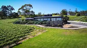 Exterior view of Hearthstone Family Addiction Treatment and Recovery in Azusa, CA.