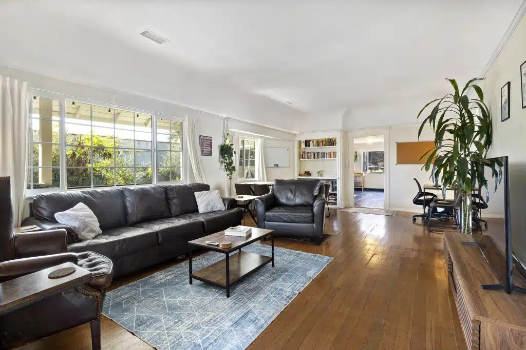 Hilltop House Sober Living in Los Angeles, CA, with a 5.0 rating from 18 Google reviews.