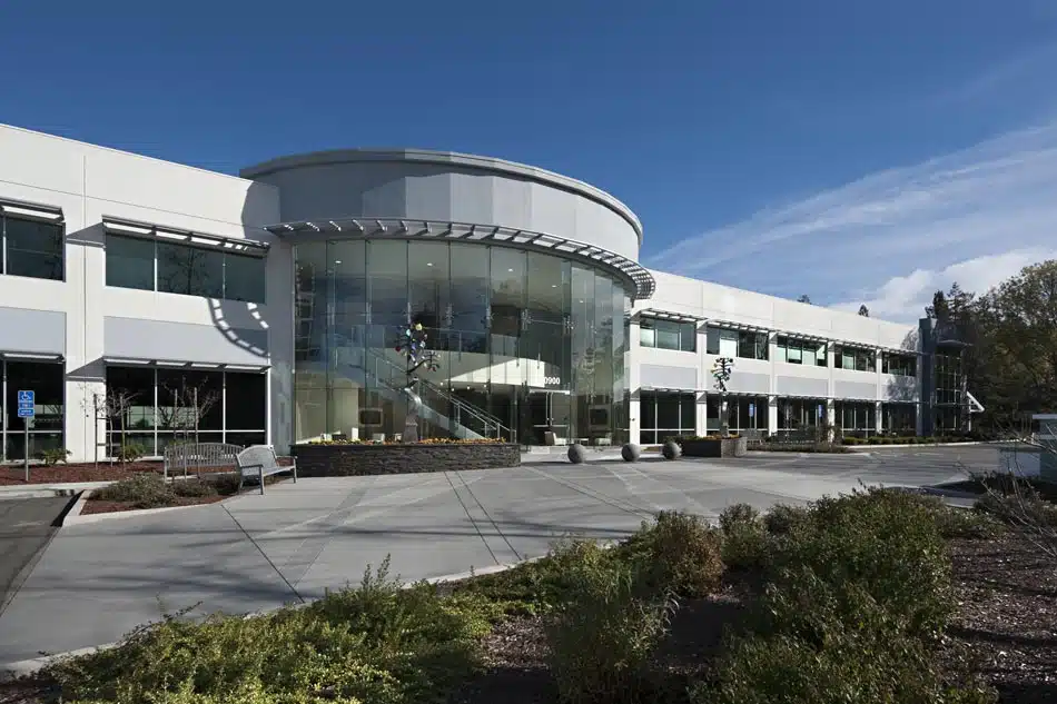 Exterior view of Kaiser Adult Psychiatry mental health clinic in Cupertino, CA.