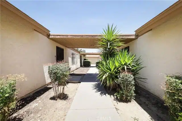 Exterior view of Legacy Village - McDonald Way addiction treatment center in Bakersfield, CA.