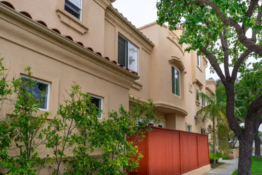 Exterior view of Pace Recovery Center in Costa Mesa, CA.