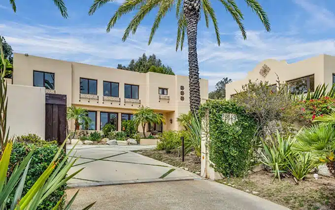 Paradigm Treatment Malibu, a mental health service with a 4.0 rating and 14 Google reviews.