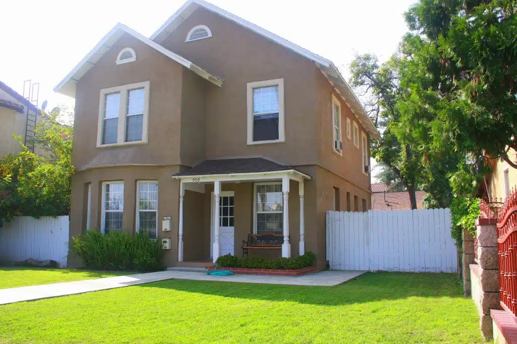 Exterior view of Pathways Sober Living in Azusa, CA.