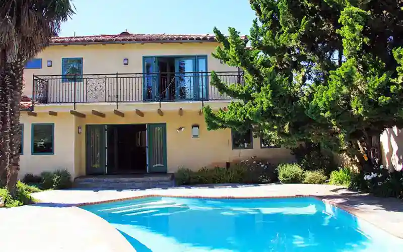 Transcend Recovery Community and Sober Living in Los Angeles, CA, with a 4.4 rating from 51 Google reviews.