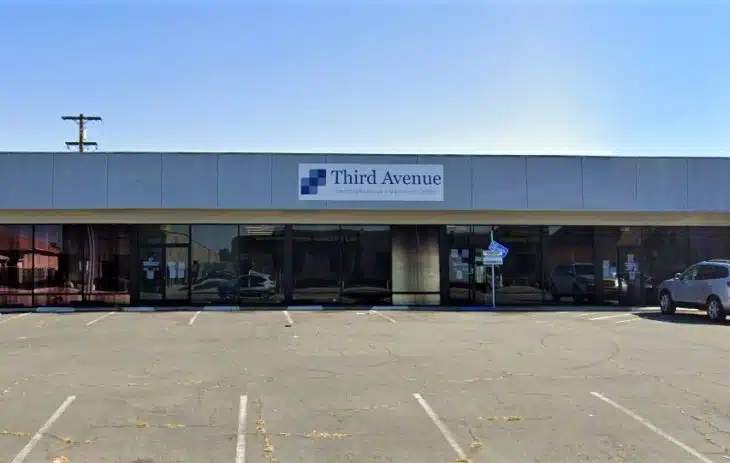 Exterior view of 3rd Ave Clinic, an addiction treatment center in Chula Vista, CA.