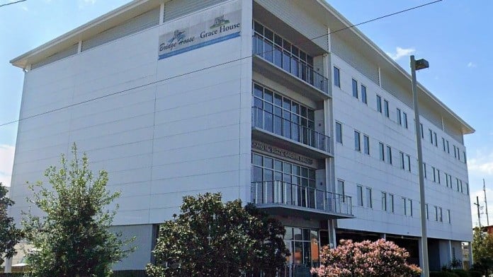 Bridge House / Grace House