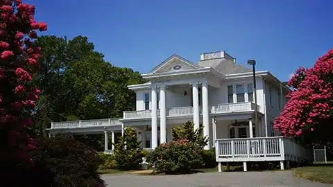 New Life Adult Men's Program - Faith-Based Addiction Recovery