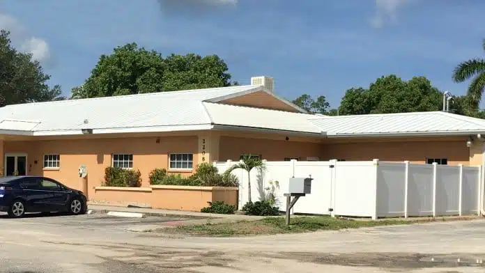 Main entrance of Coastal Behavioral Healthcare’s Compass Center in Punta Gorda, Florida, offering crisis stabilization, psychiatric care, and behavioral health services.