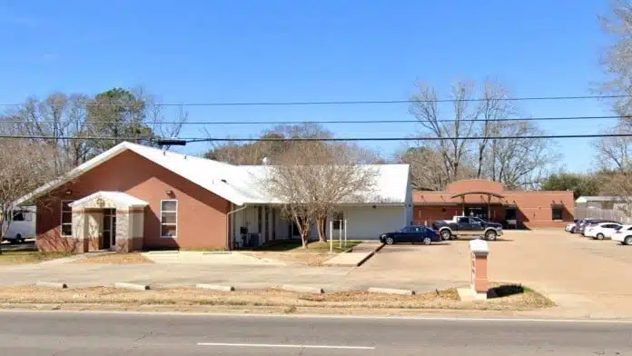 Front entrance of Compass Behavioral Center in Alexandria, Louisiana