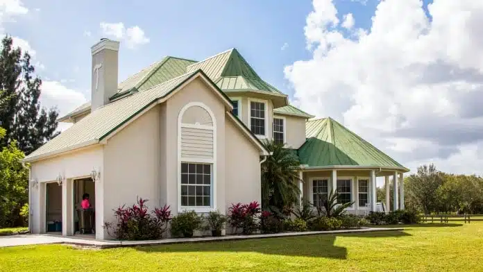 Main entrance of Dream Center for Recovery in Palm City, Florida, offering holistic addiction treatment and residential rehab services.