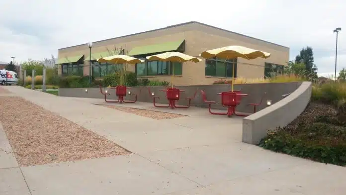 Main entrance of Eating Recovery Center in Denver, Colorado, offering specialized eating disorder treatment