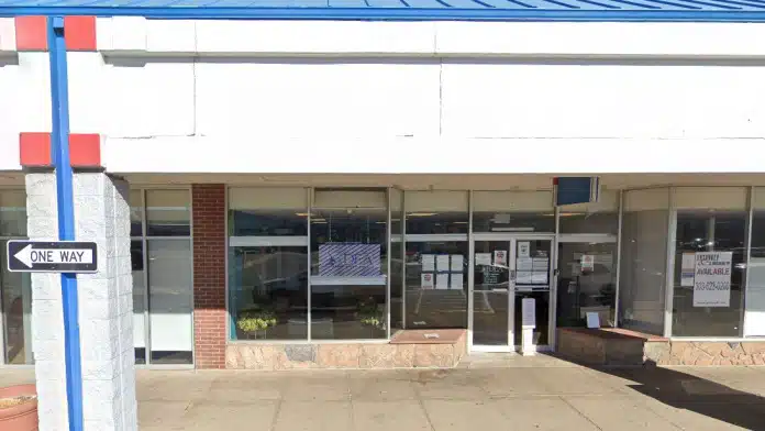 Entrance of IDEA behavioral health and addiction treatment center in Aurora, Colorado