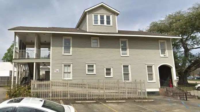 Entrance of Jefferson Oaks Behavioral Health in Baton Rouge, Louisiana