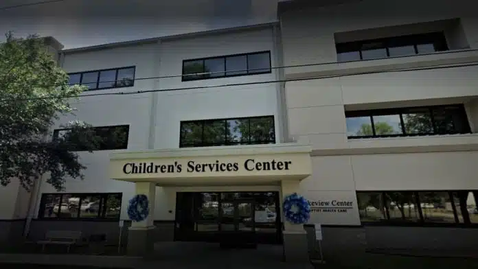 Main entrance of Lakeview Center’s stabilization facility in Pensacola, Florida, providing 24/7 behavioral health and crisis intervention services.