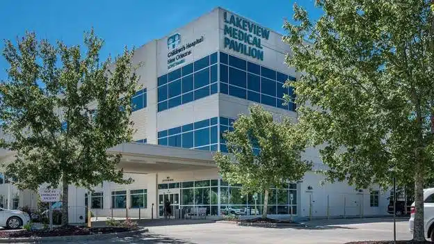 Front entrance of Lakeview Regional Behavioral Health facility in Covington, Louisiana