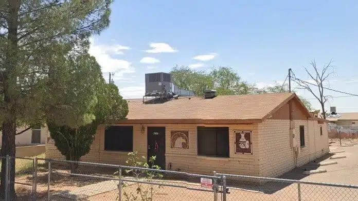 Front entrance of Men’s Pascua Assessment, Treatment, and Healing Path center in Tucson, Arizona, providing addiction and mental health services