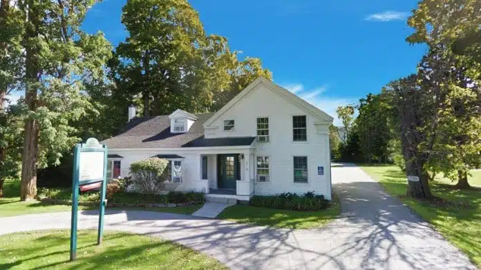 Main entrance of Northshire United Counseling Service in Manchester Center, Vermont