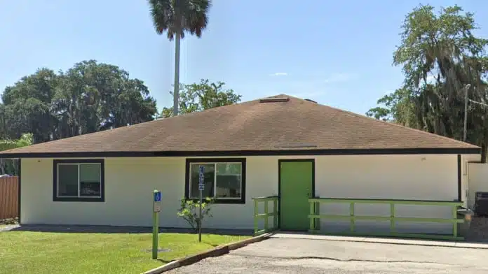 Main entrance of Southern Outreach Services in Port Orange, Florida, providing addiction recovery, counseling, and community support services.