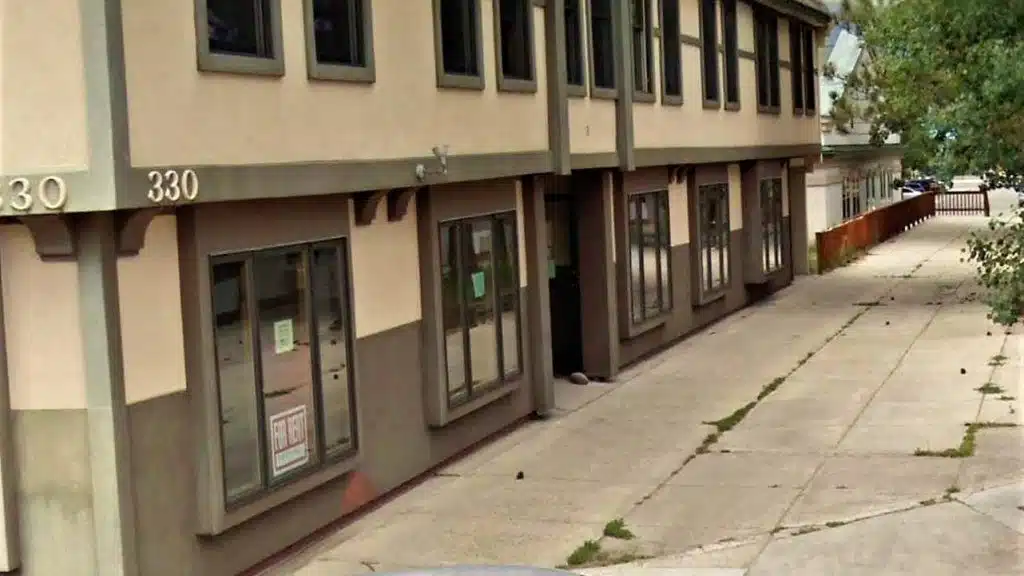 Entrance of Summit Women’s Recovery addiction treatment center in Dillon, Colorado